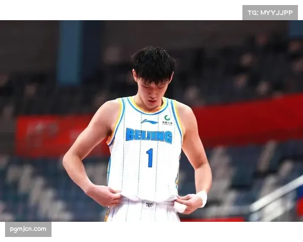 曾凡博首秀防守端略显急躁表现平平未能赢得教练组更多信任